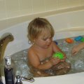 Принимают ванну / Taking a bath